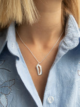Load image into Gallery viewer, Hunvaerk Lips Icon Necklace Silver